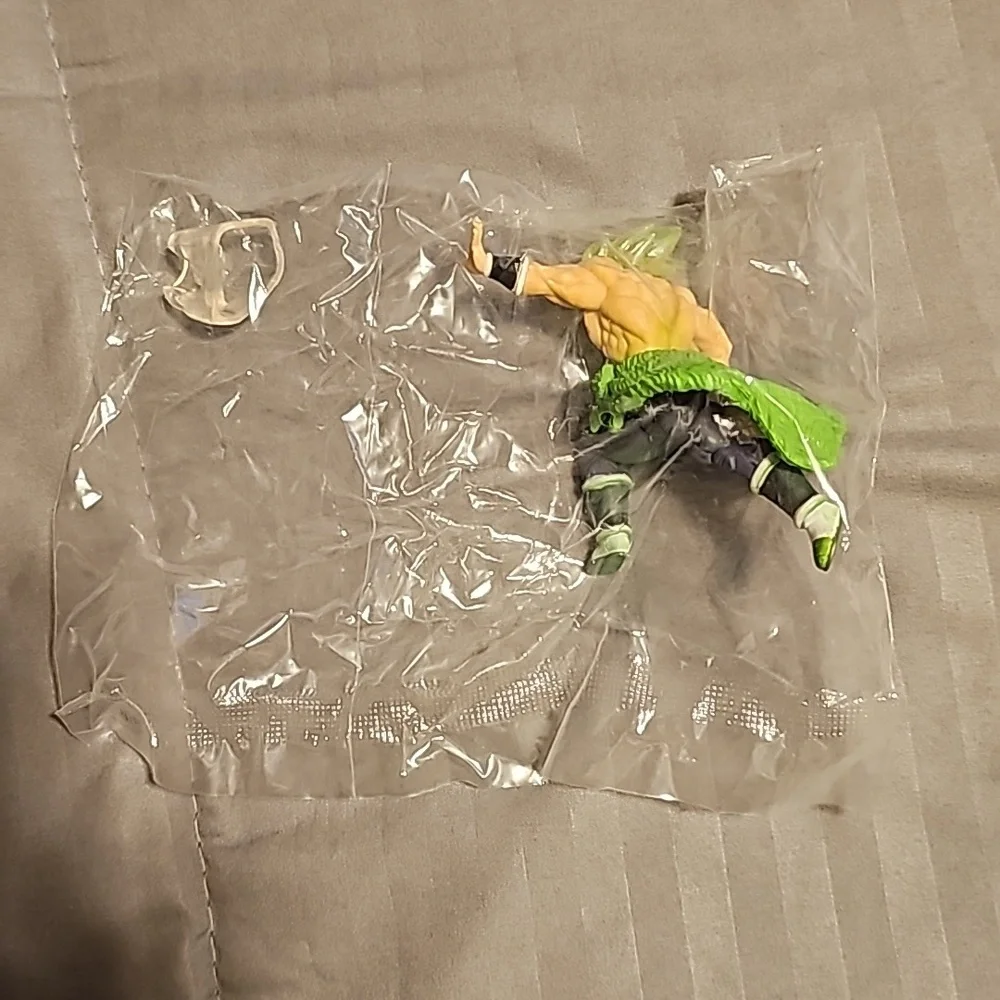 Dragonball super Broly figure - Picture 2 of 4